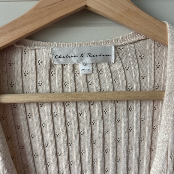 Chelsea & Theodore Long Sleeve Pointelle Knit Tie Front Sweater Size Small - Picture 2 of 5